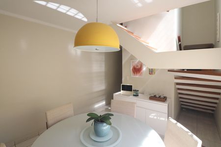 Casa à venda com 180m², 3 quartos e 2 vagas