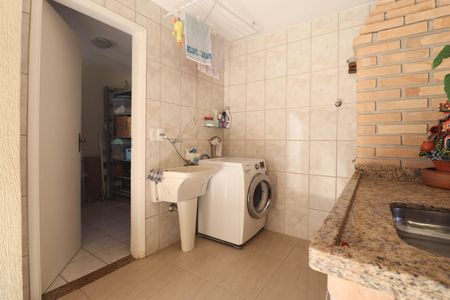 Casa à venda com 180m², 3 quartos e 2 vagas