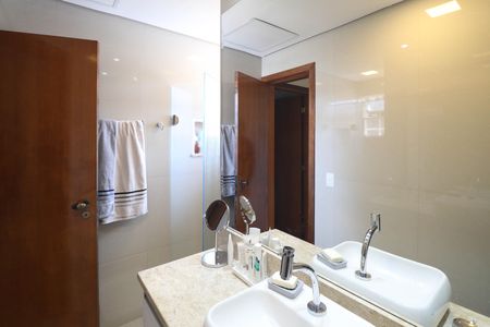 Casa à venda com 180m², 3 quartos e 2 vagas