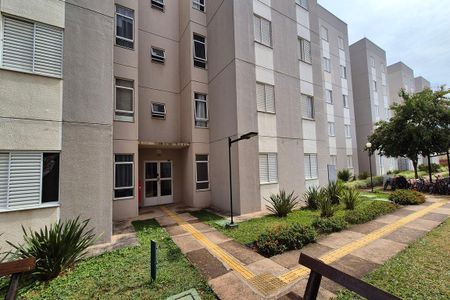 Apartamento à venda com 42m², 2 quartos e 1 vaga Apartamento à venda com 42m², 2 quartos e 1 vagaFachada do Bloco