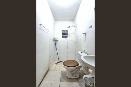 Banheiro de casa à venda com 2 quartos, 50m² em Parque Santa Bárbara, Campinas