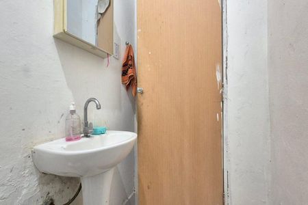 Banheiro de casa à venda com 2 quartos, 50m² em Parque Santa Bárbara, Campinas