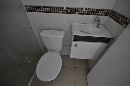 Banheiro de apartamento para alugar com 1 quarto, 39m² em Parque Vitoria, São Paulo
