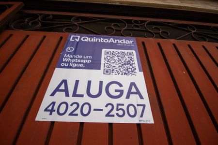 Casa para alugar com 300m², 3 quartos e 2 vagas Casa para alugar com 300m², 3 quartos e 2 vagasFachada