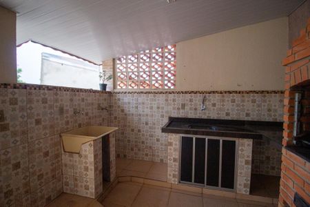 Casa para alugar com 300m², 3 quartos e 2 vagas Casa para alugar com 300m², 3 quartos e 2 vagasÁrea de Serviço