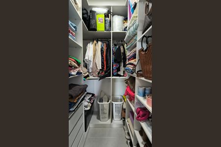 Apartamento para alugar com 83m², 3 quartos e 1 vaga Apartamento para alugar com 83m², 3 quartos e 1 vagaCloset da Suíte