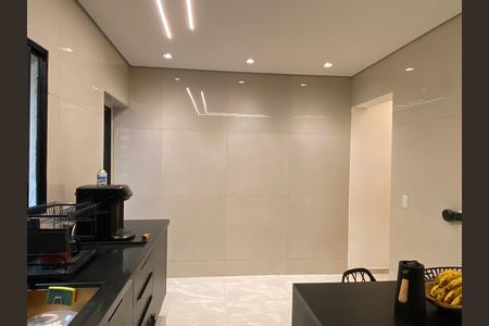 Casa à venda com 250m², 3 quartos e 1 vaga Casa à venda com 250m², 3 quartos e 1 vagaCozinha