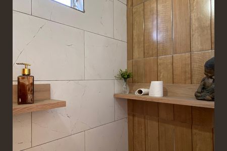 Casa à venda com 250m², 3 quartos e 1 vaga Casa à venda com 250m², 3 quartos e 1 vagaLavabo