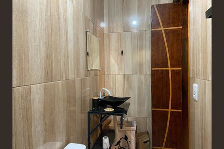 Casa à venda com 250m², 3 quartos e 1 vaga Casa à venda com 250m², 3 quartos e 1 vagaBanheiro 2