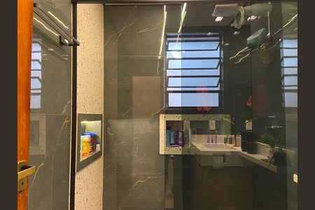 Casa à venda com 250m², 3 quartos e 1 vaga Casa à venda com 250m², 3 quartos e 1 vagaBanheiro