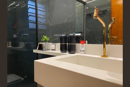 Casa à venda com 250m², 3 quartos e 1 vaga Casa à venda com 250m², 3 quartos e 1 vagaBanheiro