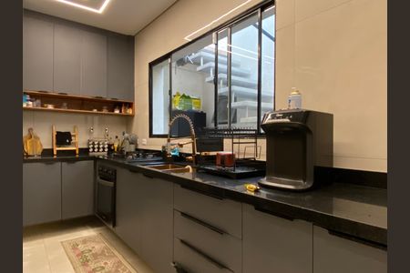 Casa à venda com 250m², 3 quartos e 1 vaga Casa à venda com 250m², 3 quartos e 1 vagaCozinha
