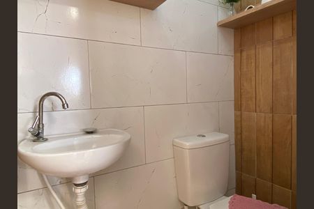 Casa à venda com 250m², 3 quartos e 1 vaga Casa à venda com 250m², 3 quartos e 1 vagaLavabo