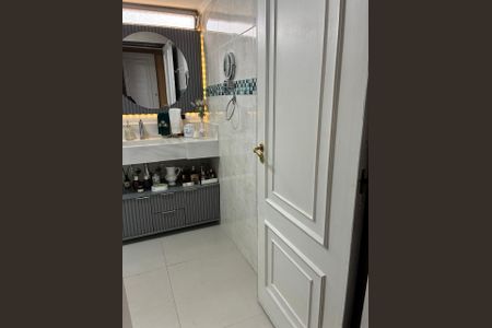 Apartamento à venda com 138m², 3 quartos e 2 vagas Apartamento à venda com 138m², 3 quartos e 2 vagasBanheiro