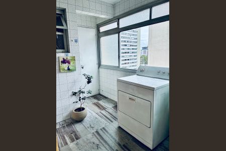 Apartamento à venda com 138m², 3 quartos e 2 vagas Apartamento à venda com 138m², 3 quartos e 2 vagasÁrea de Serviço
