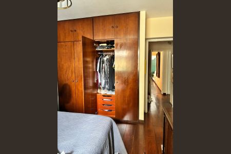 Apartamento à venda com 138m², 3 quartos e 2 vagas Apartamento à venda com 138m², 3 quartos e 2 vagasQuarto 1
