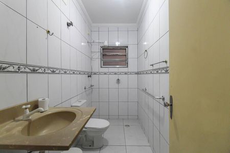 Casa à venda com 180m², 3 quartos e 2 vagas Casa à venda com 180m², 3 quartos e 2 vagasBanheiro