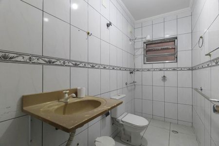 Casa à venda com 180m², 3 quartos e 2 vagas Casa à venda com 180m², 3 quartos e 2 vagasBanheiro