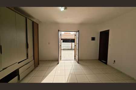 Casa à venda com 218m², 3 quartos e 2 vagas