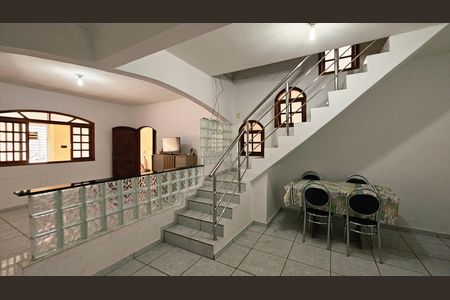 Casa à venda com 218m², 3 quartos e 2 vagas