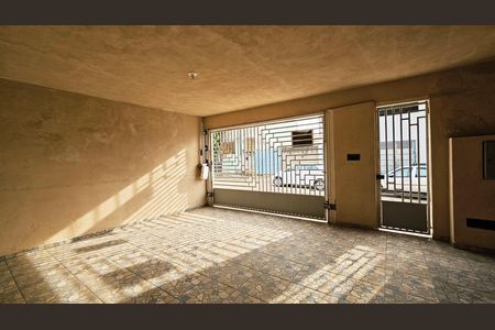 Casa à venda com 218m², 3 quartos e 2 vagas