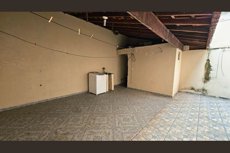 Casa à venda com 218m², 3 quartos e 2 vagas
