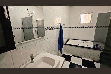 Casa à venda com 218m², 3 quartos e 2 vagas