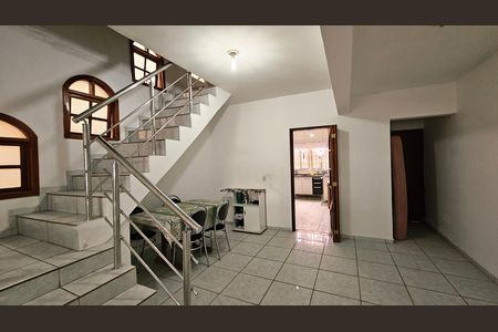 Casa à venda com 218m², 3 quartos e 2 vagas