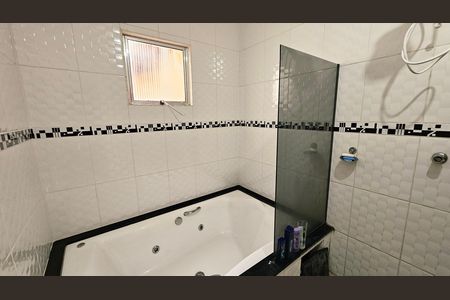 Casa à venda com 218m², 3 quartos e 2 vagas