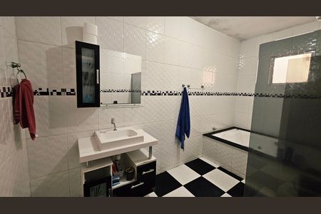 Casa à venda com 218m², 3 quartos e 2 vagas