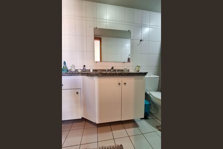 Apartamento à venda com 172m², 4 quartos e 2 vagas Apartamento à venda com 172m², 4 quartos e 2 vagasBanheiro Social 2