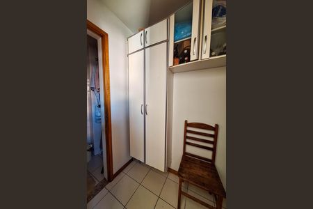Apartamento à venda com 172m², 4 quartos e 2 vagas Apartamento à venda com 172m², 4 quartos e 2 vagasQuarto de Serviço