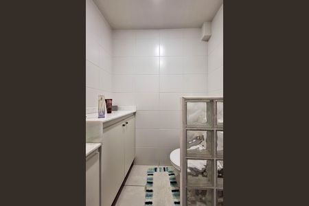 Apartamento à venda com 172m², 4 quartos e 2 vagas Apartamento à venda com 172m², 4 quartos e 2 vagasBanheiro da Suíte 2