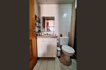 Apartamento à venda com 172m², 4 quartos e 2 vagas Apartamento à venda com 172m², 4 quartos e 2 vagasBanheiro da Suíte 1