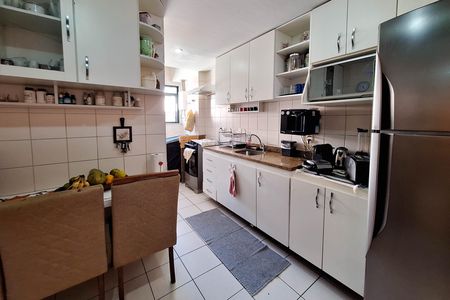 Apartamento à venda com 172m², 4 quartos e 2 vagas Apartamento à venda com 172m², 4 quartos e 2 vagasCozinha