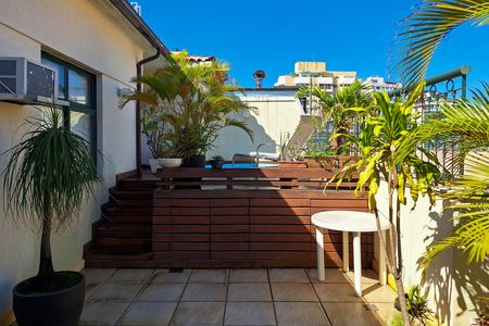 Apartamento à venda com 172m², 4 quartos e 2 vagas Apartamento à venda com 172m², 4 quartos e 2 vagasCobertura