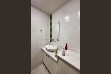 Apartamento à venda com 172m², 4 quartos e 2 vagas Apartamento à venda com 172m², 4 quartos e 2 vagasBanheiro da Suíte 2