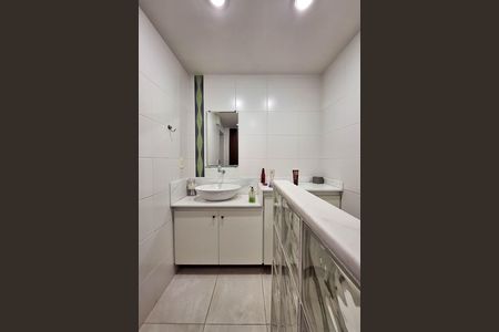 Apartamento à venda com 172m², 4 quartos e 2 vagas Apartamento à venda com 172m², 4 quartos e 2 vagasBanheiro da Suíte 2