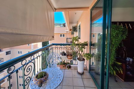 Apartamento à venda com 172m², 4 quartos e 2 vagas Apartamento à venda com 172m², 4 quartos e 2 vagasVaranda da Sala
