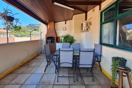 Apartamento à venda com 172m², 4 quartos e 2 vagas Apartamento à venda com 172m², 4 quartos e 2 vagasCobertura