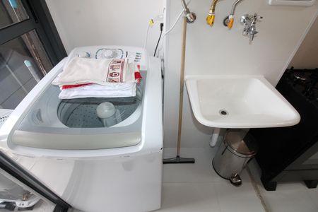 Área de Serviço de apartamento para alugar com 2 quartos, 58m² em Jardim Esplanada, São José dos Campos