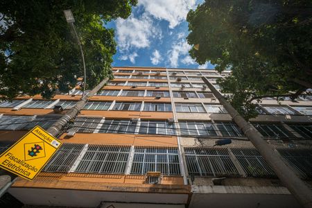 Apartamento para alugar com 92m², 2 quartos e sem vaga Apartamento para alugar com 92m², 2 quartos e sem vagaFachada