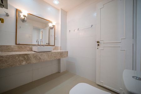 Apartamento para alugar com 92m², 2 quartos e sem vaga Apartamento para alugar com 92m², 2 quartos e sem vagaBanheiro