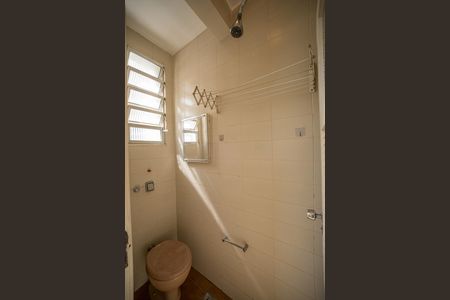 Apartamento para alugar com 92m², 2 quartos e sem vaga Apartamento para alugar com 92m², 2 quartos e sem vagaBanheiro de Serviço