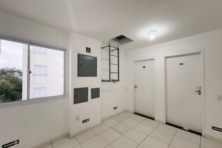 Apartamento para alugar com 48m², 2 quartos e 1 vaga Apartamento para alugar com 48m², 2 quartos e 1 vagaHall social