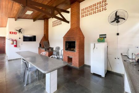 Apartamento para alugar com 48m², 2 quartos e 1 vaga Apartamento para alugar com 48m², 2 quartos e 1 vagaÁrea comum - Churrasqueira