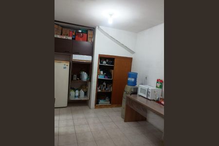 Casa à venda com 200m², 3 quartos e sem vaga Casa à venda com 200m², 3 quartos e sem vagaCozinha