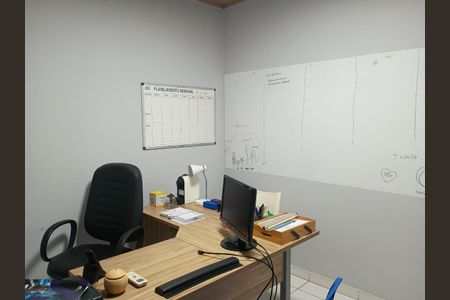 Casa à venda com 200m², 3 quartos e sem vaga Casa à venda com 200m², 3 quartos e sem vagaQuarto 3