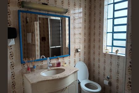 Casa à venda com 200m², 3 quartos e sem vaga Casa à venda com 200m², 3 quartos e sem vagaBanheiro