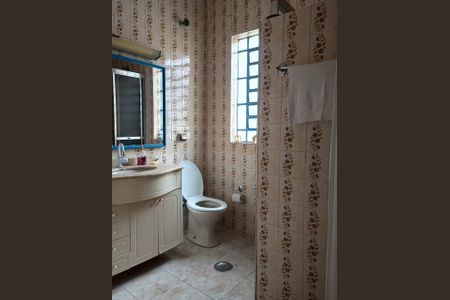 Casa à venda com 200m², 3 quartos e sem vaga Casa à venda com 200m², 3 quartos e sem vagaBanheiro